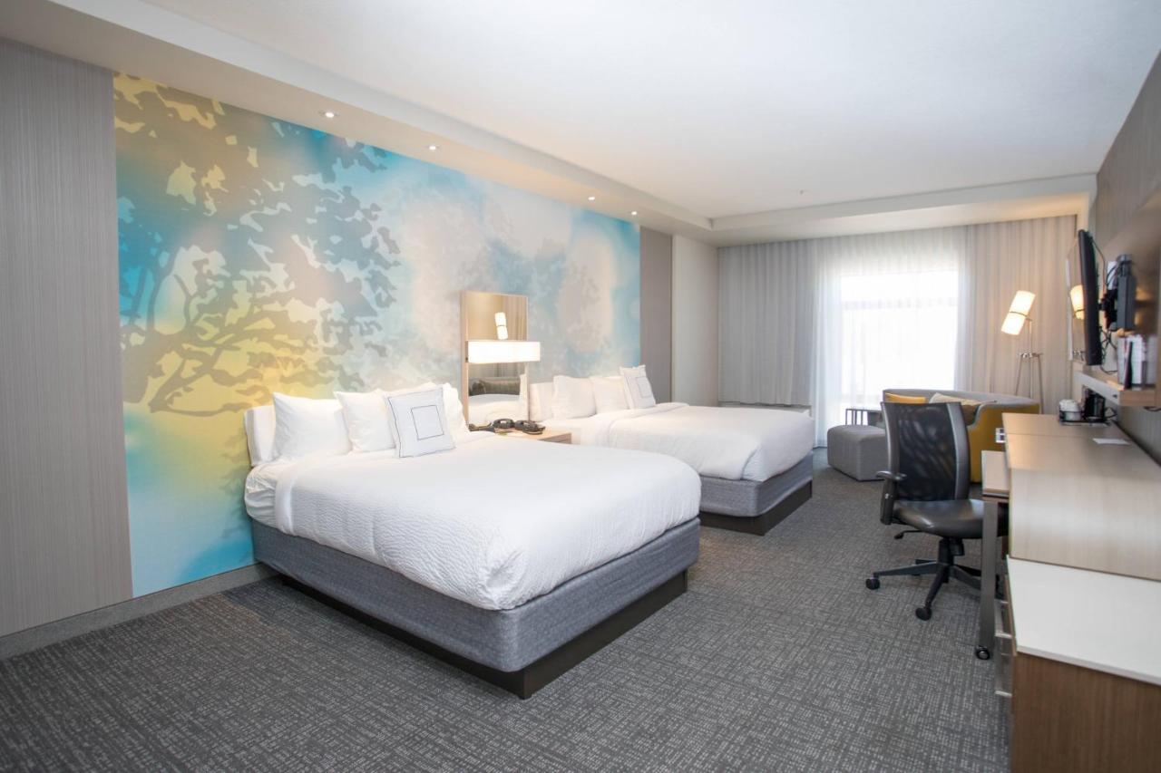 Готель Courtyard By Marriott Albion Екстер'єр фото