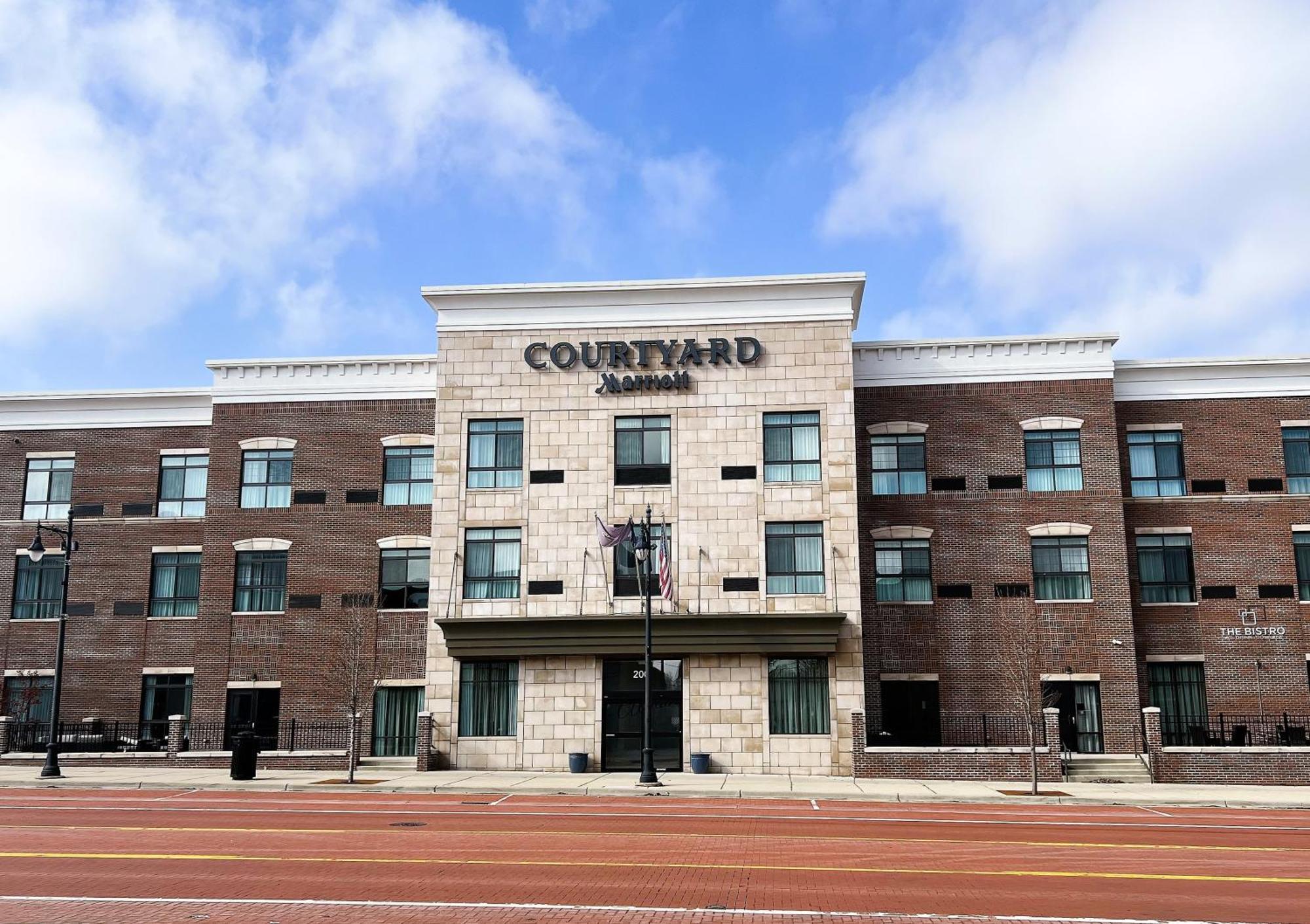 Готель Courtyard By Marriott Albion Екстер'єр фото